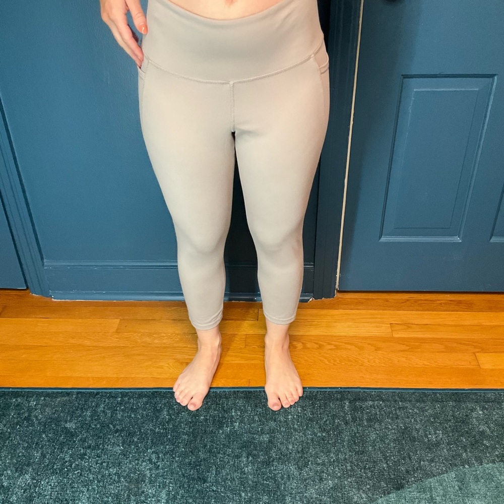 Danskin High-Waist Taupe Pocket Leggings | Size Medium